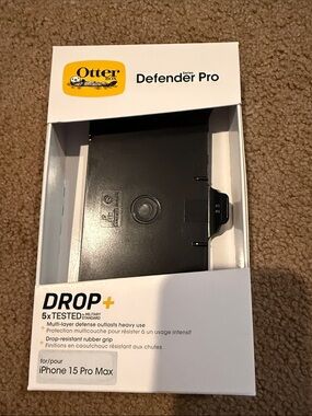OtterBox Defender Pro Case Insert - Black with Yellow Logo Packaging